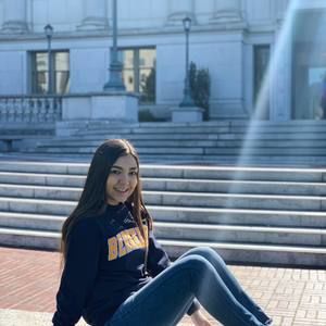 Meet your Posher, Andrea